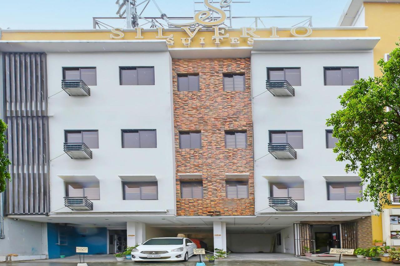 Oyo 896 Silverio Suites Manila Eksteriør billede