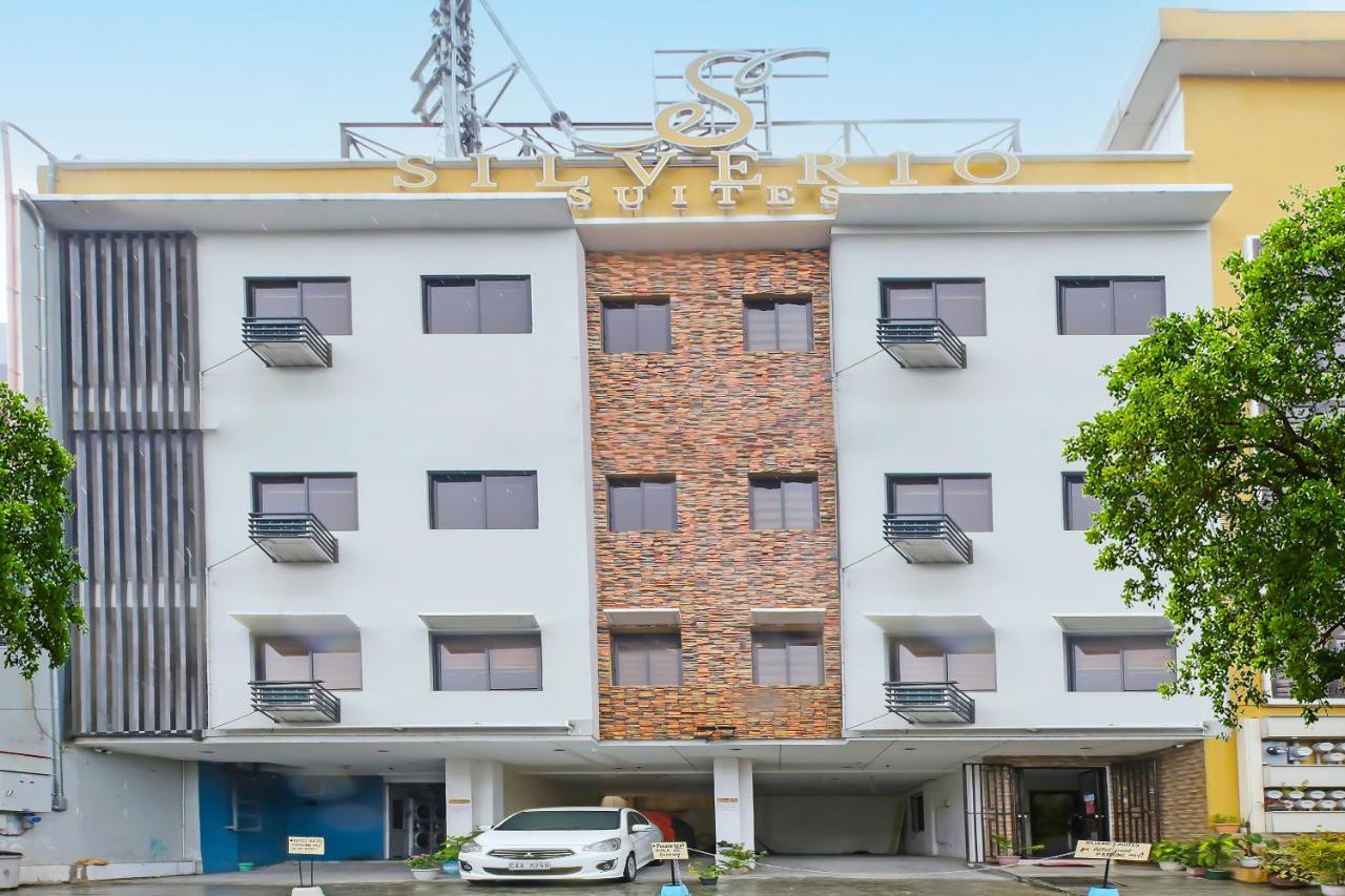 Oyo 896 Silverio Suites Manila Eksteriør billede