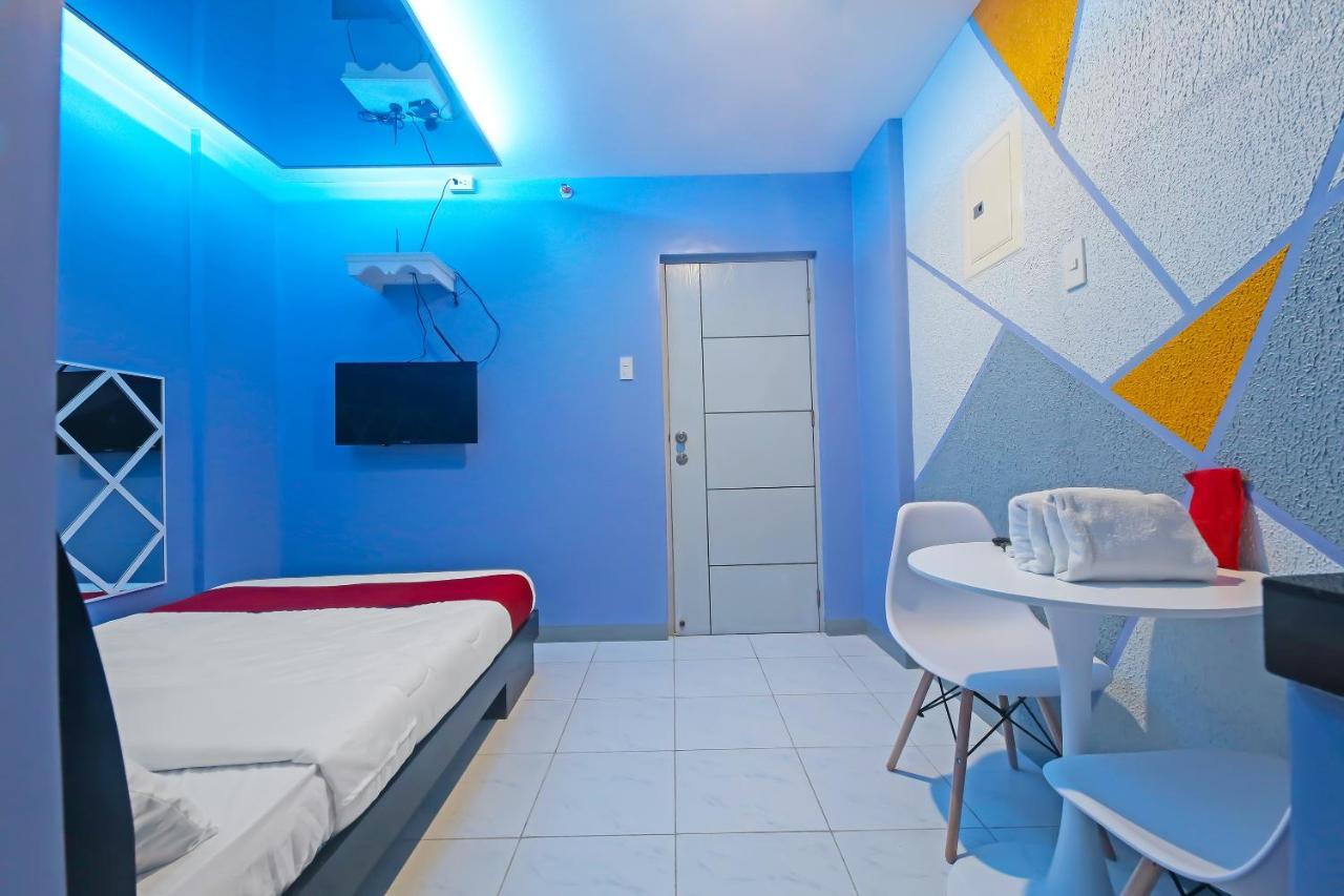 Oyo 896 Silverio Suites Manila Eksteriør billede