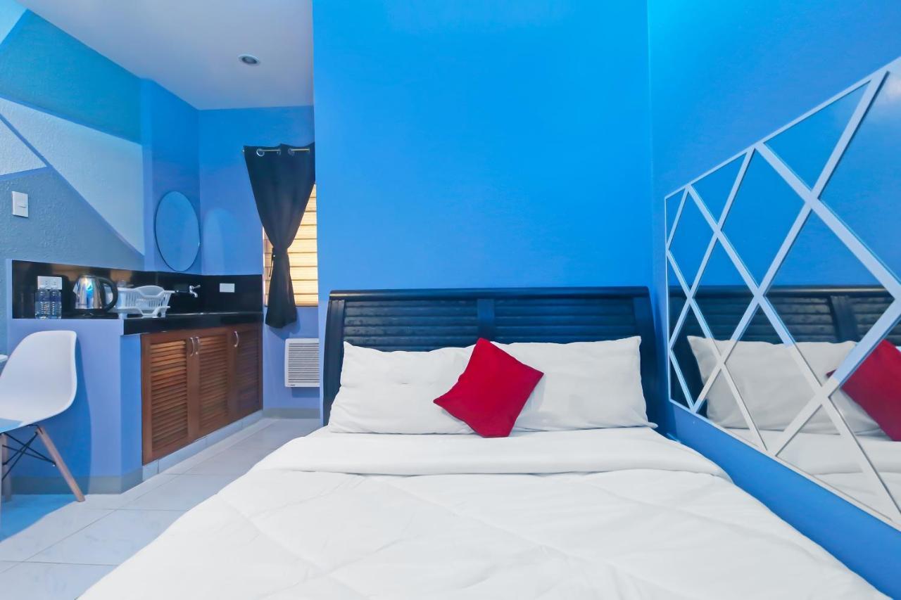 Oyo 896 Silverio Suites Manila Eksteriør billede