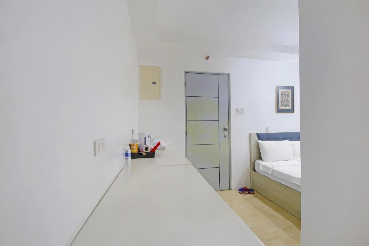 Oyo 896 Silverio Suites Manila Eksteriør billede
